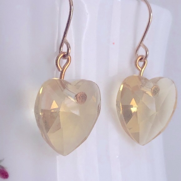 New Sparkling Glass Crystal Dangling Heart Handmade Earrings Pale Lemon Yellow - Picture 4 of 7